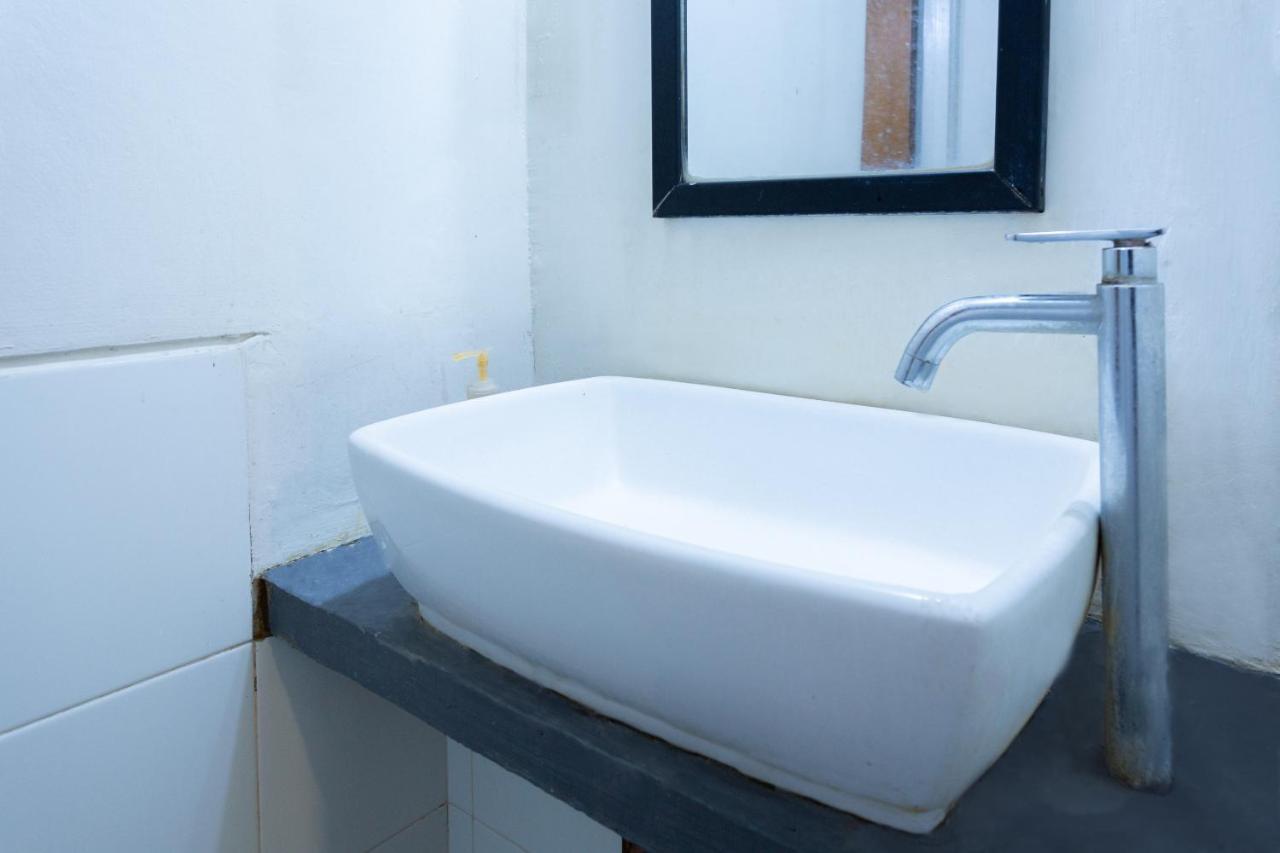 Oyo 2510 Selasar Senggigi Residence Dış mekan fotoğraf